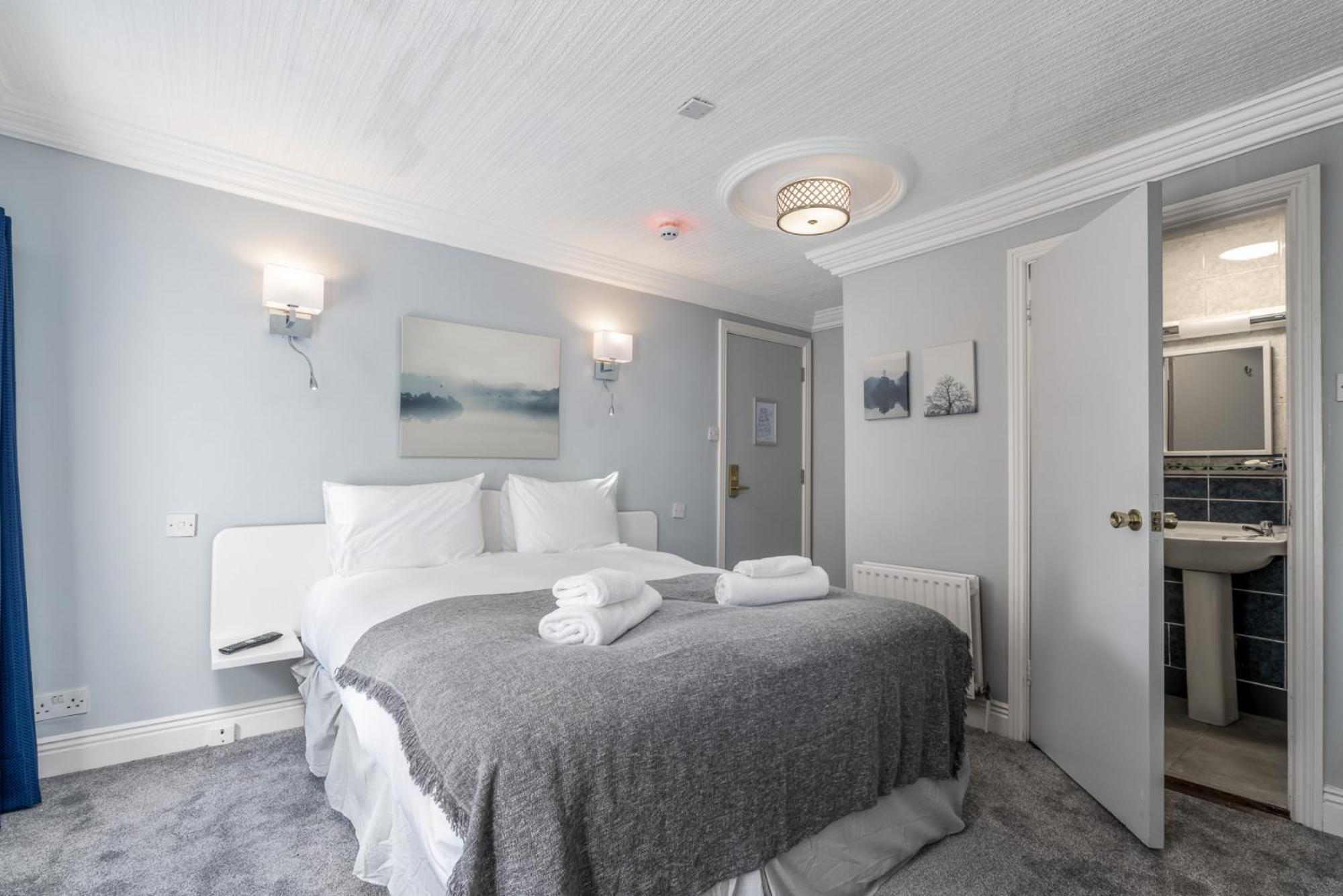 The Waterfront Townhouse Accommodation Кілкенні Екстер'єр фото