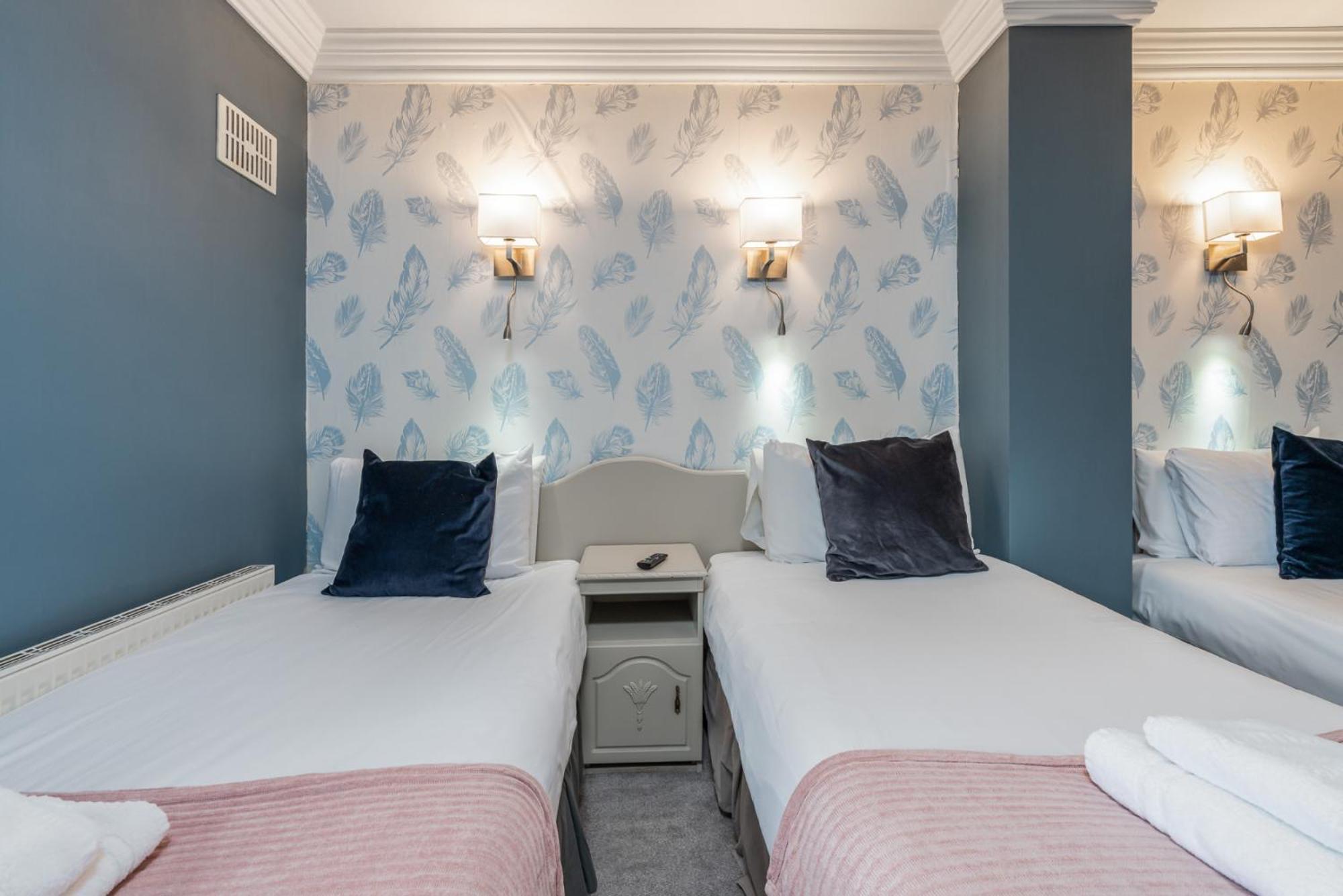 The Waterfront Townhouse Accommodation Кілкенні Екстер'єр фото